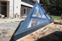 Aufbau des gläsernen Tetraeder 